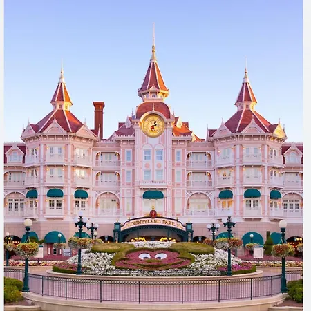 Aux Portes De Disneyland Paris
